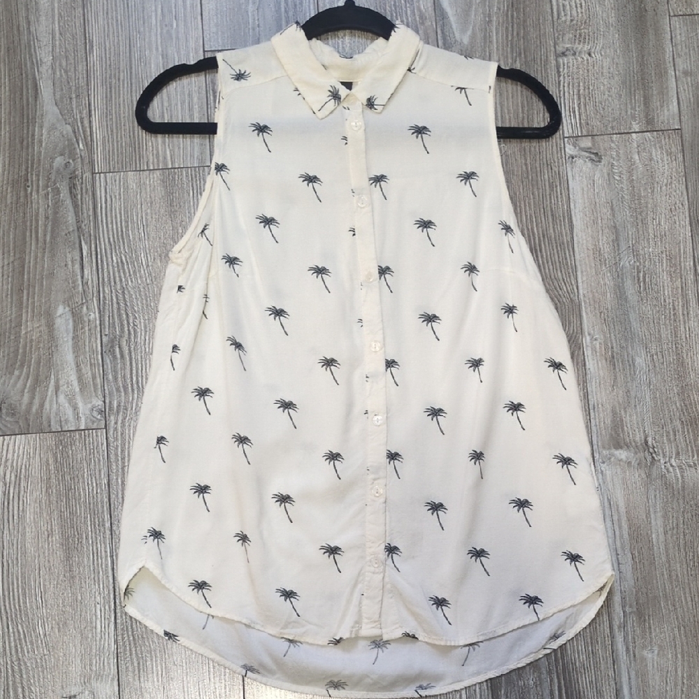 5/$25 H&M Palm Tree Print Sleeveless Blouse Size 6